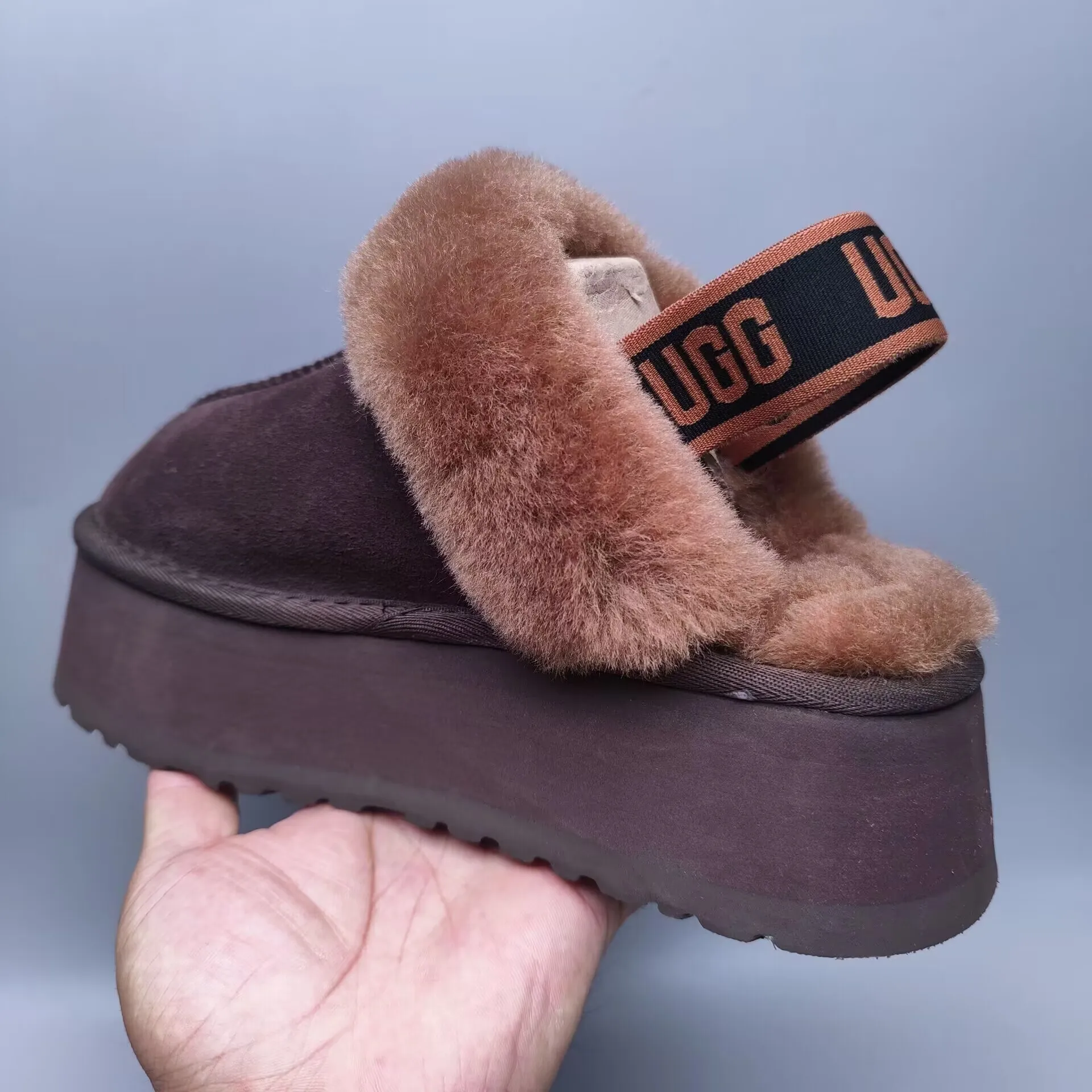 💰 480 UGG sheepskin all-in-one snow boots. The official website recommends 3474 5-layer 5 cm thick-soled slippers. Color: chocolate, mustard, black, gray, maroon, dusk pink. Size: 35-41.
